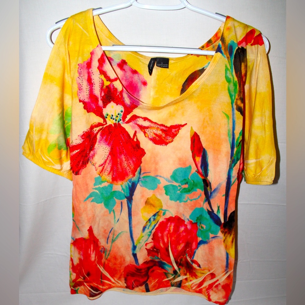 Women’s New Directions Floral Embroidered Top Shirt Short Sleeve